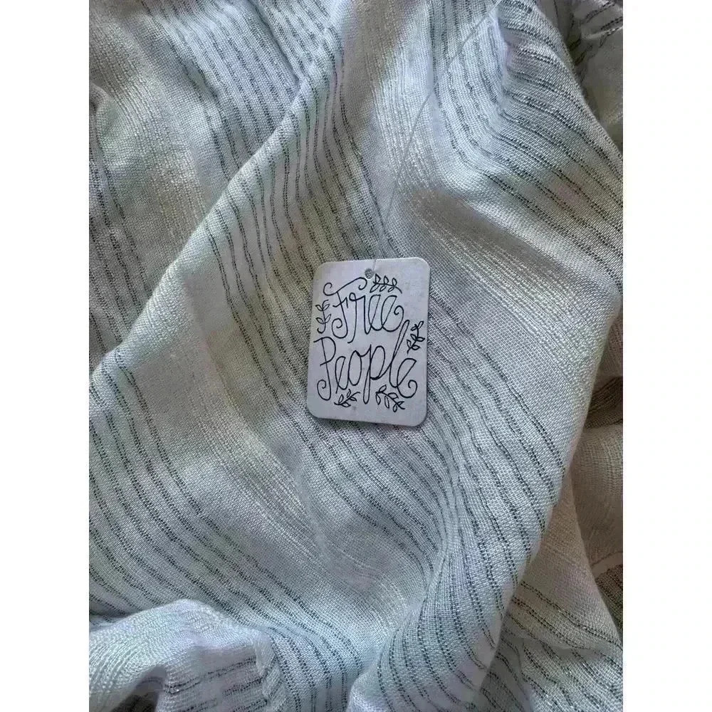 NWT Women's Free People Boho Chic White Peasant Blouse Eyelet Details Size XS - Picture 7 of 10